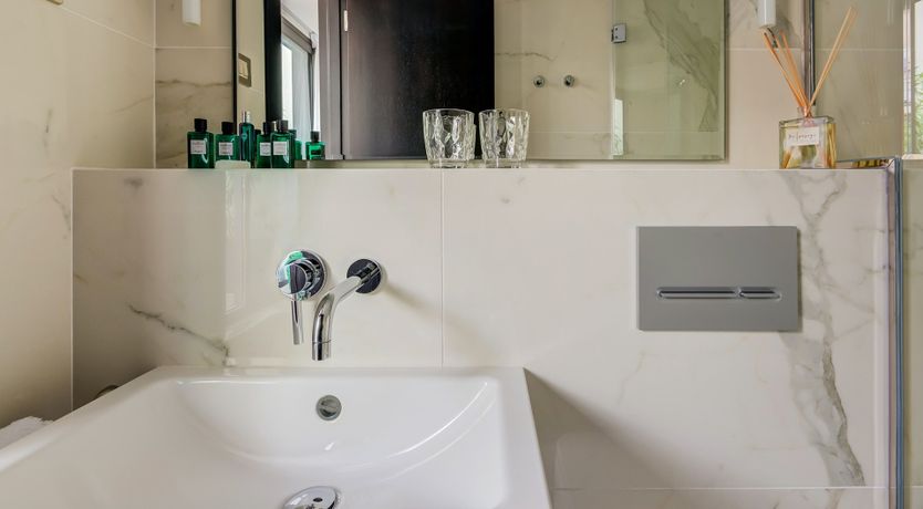 Photo of Taffy Balcony