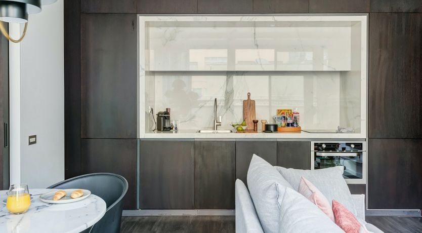 Photo of Taffy Balcony