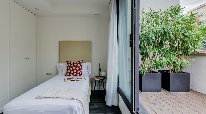 Photo of Taffy Balcony