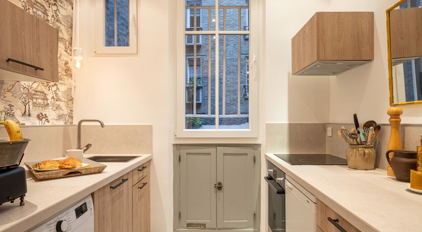 Photo of Amber & Claw