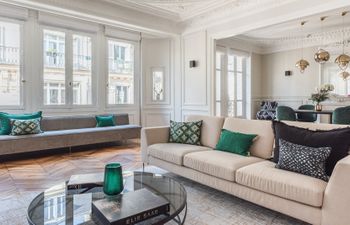 Haussmannian Mania Apartment