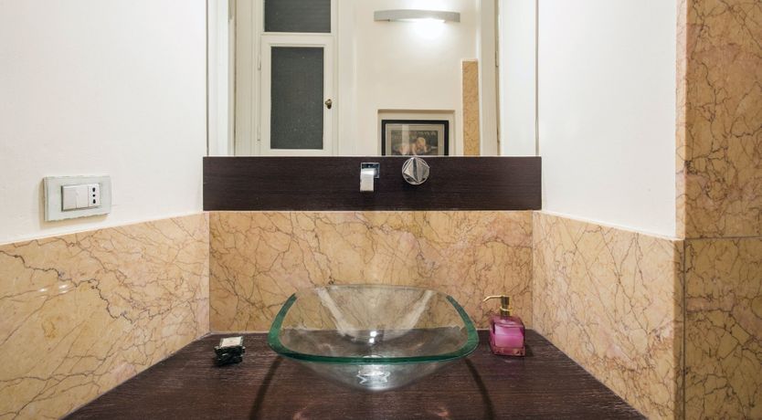 Photo of L'Esploratrice