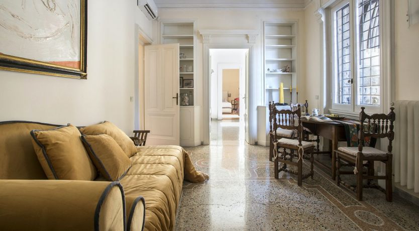 Photo of L'Esploratrice