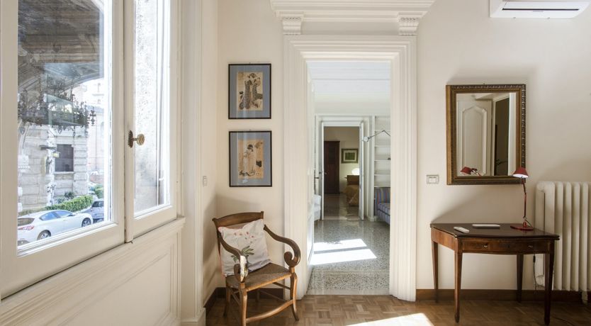 Photo of L'Esploratrice