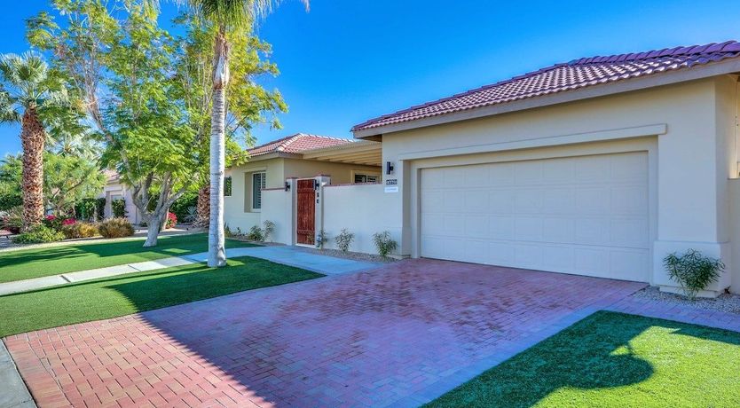 Photo of Blush & Velvet