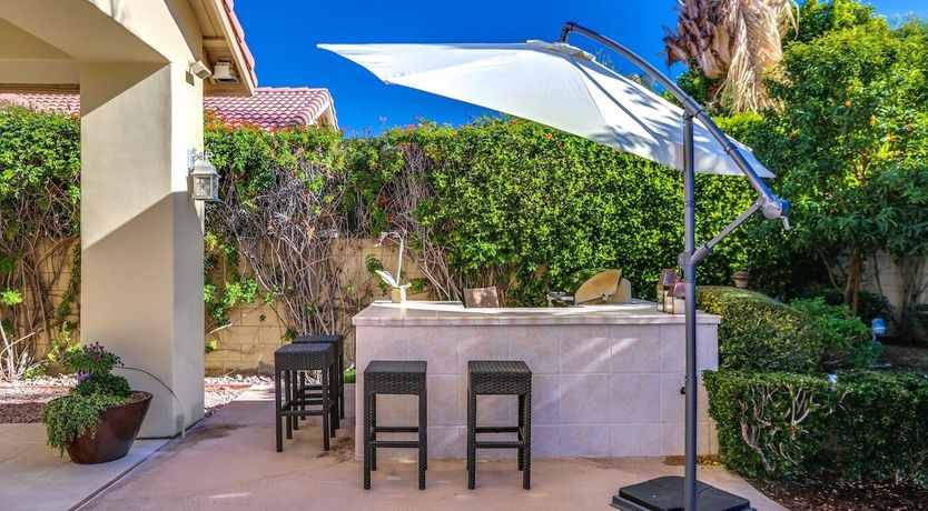 Photo of Blush & Velvet