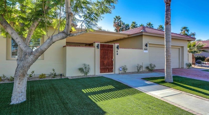 Photo of Blush & Velvet