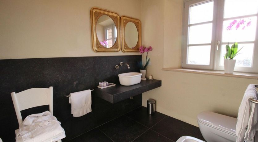 Photo of Emerald Hills