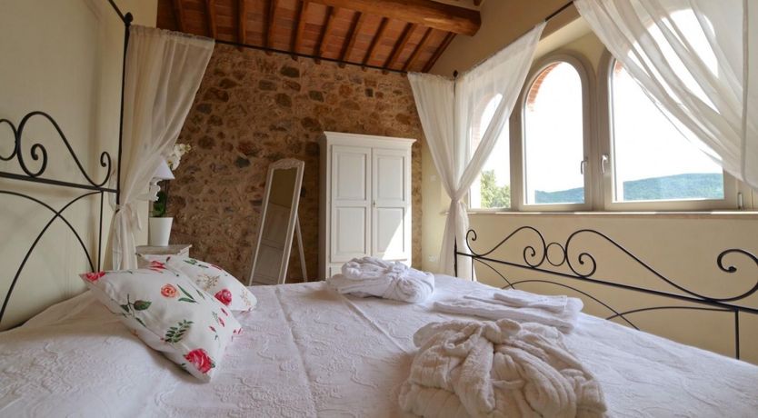 Photo of Emerald Hills