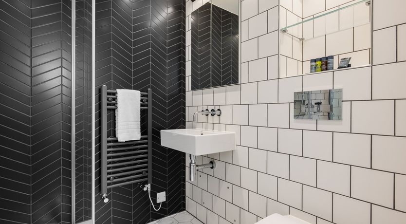 Photo of Chills Of The Square