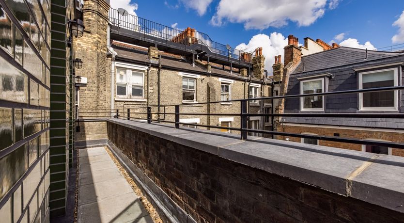 Photo of Chills Of The Square