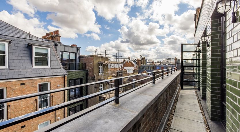 Photo of Chills Of The Square