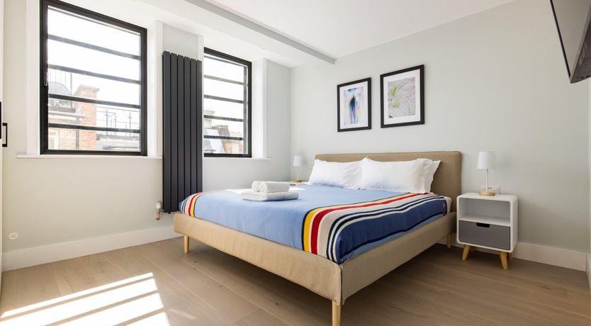 Photo of Chills Of The Square