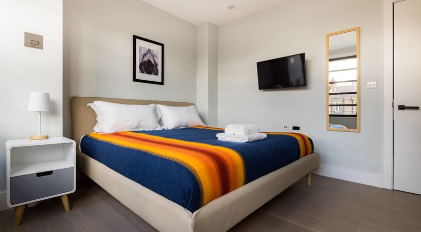 Photo of Chills Of The Square