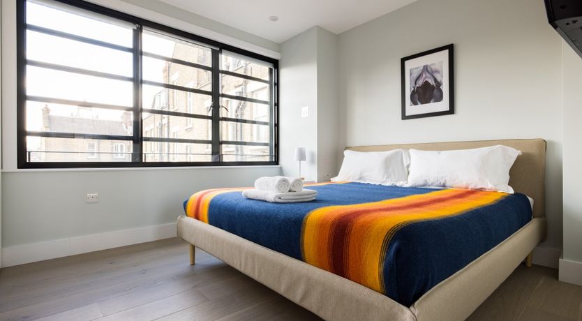 Photo of Chills Of The Square