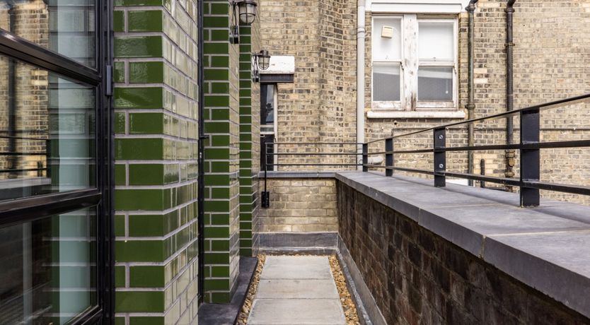 Photo of Chills Of The Square