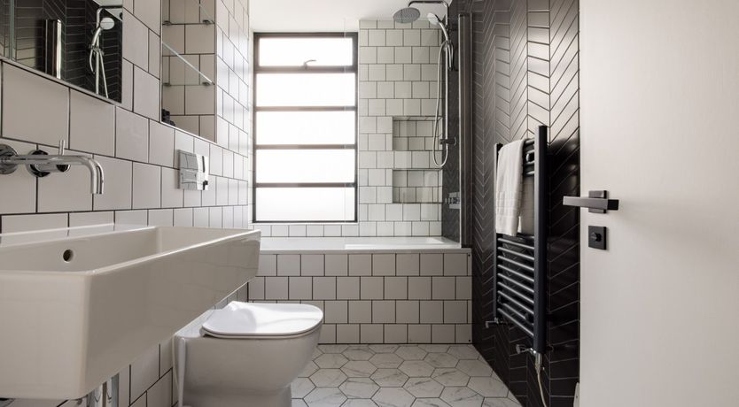 Photo of Chills Of The Square