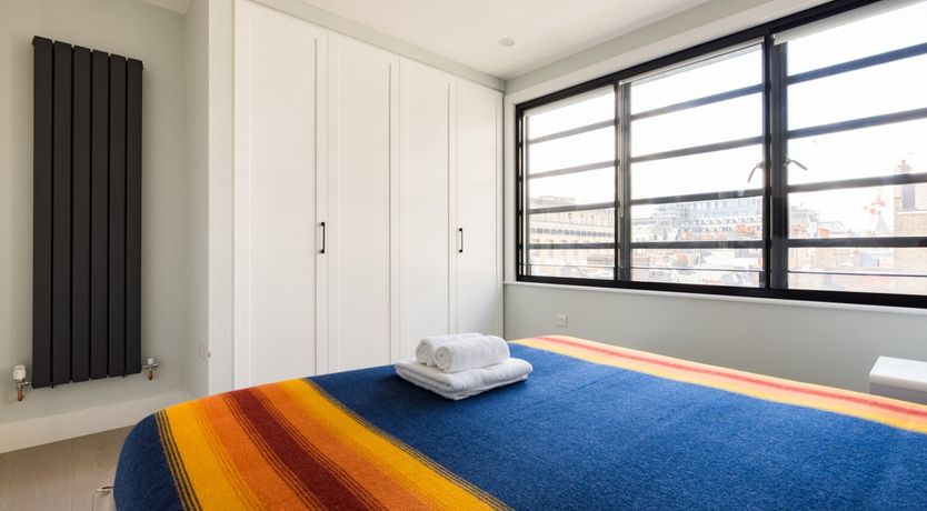 Photo of Chills Of The Square