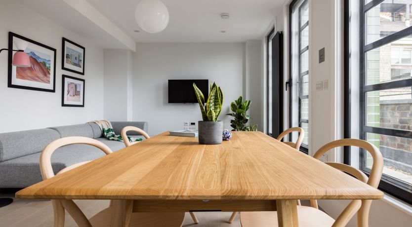 Photo of Chills Of The Square