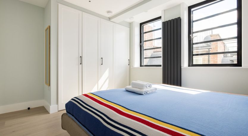 Photo of Chills Of The Square