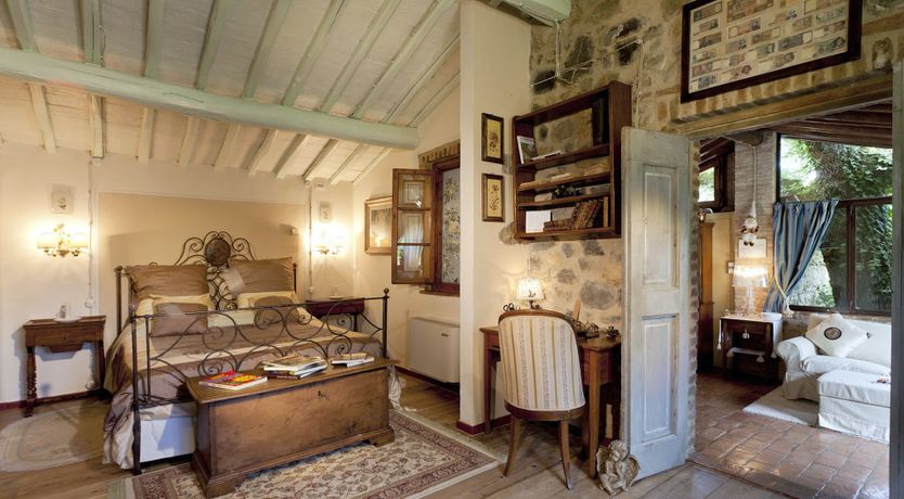 Photo of Yellow Climbing Rose