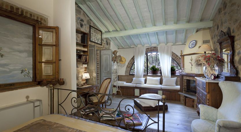 Photo of Yellow Climbing Rose