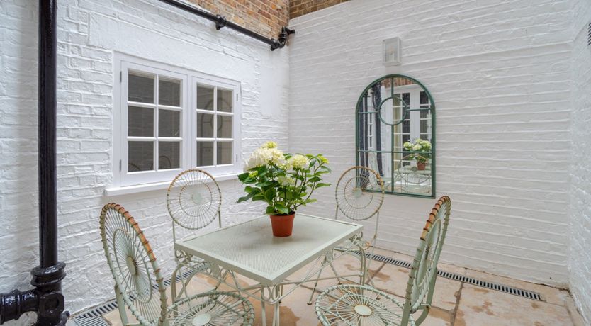 Photo of Abingdon Charm