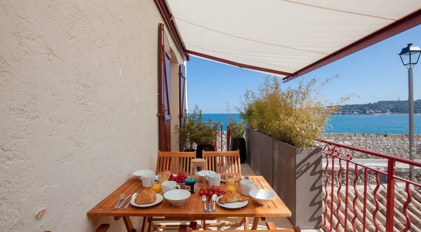 Photo of Place Sur La Mer