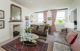 Golden Stone Holiday Cottage