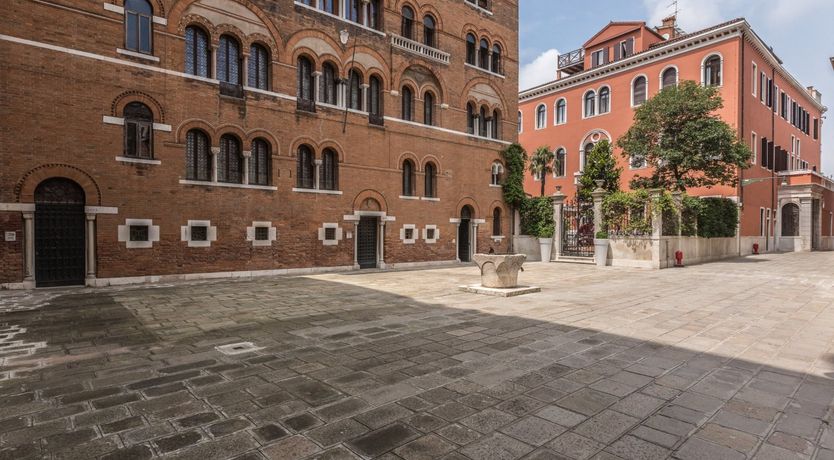 Photo of Masque Ball