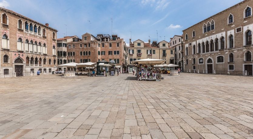 Photo of Masque Ball