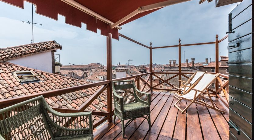 Photo of Masque Ball