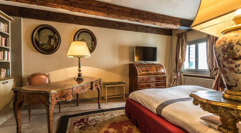 Photo of Masque Ball