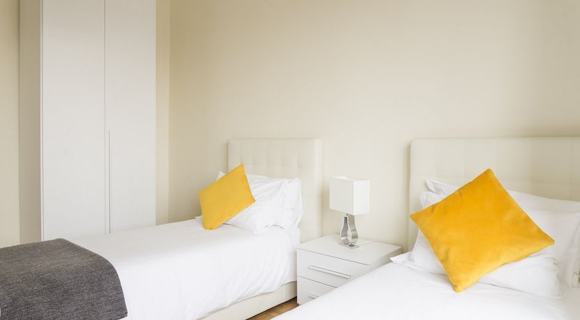 Photo of Maestro Moderno