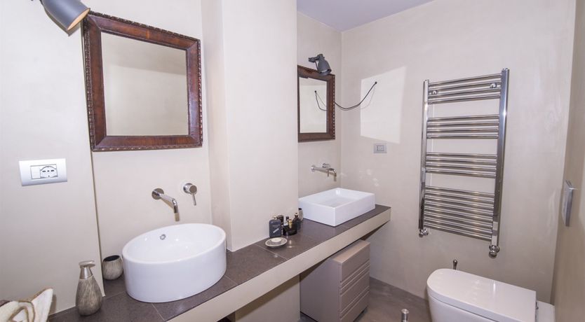 Photo of Head Full of Flowers