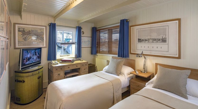 Photo of The Harpy Houseboat