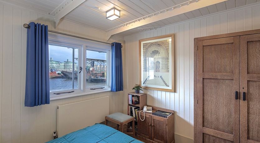 Photo of The Harpy Houseboat