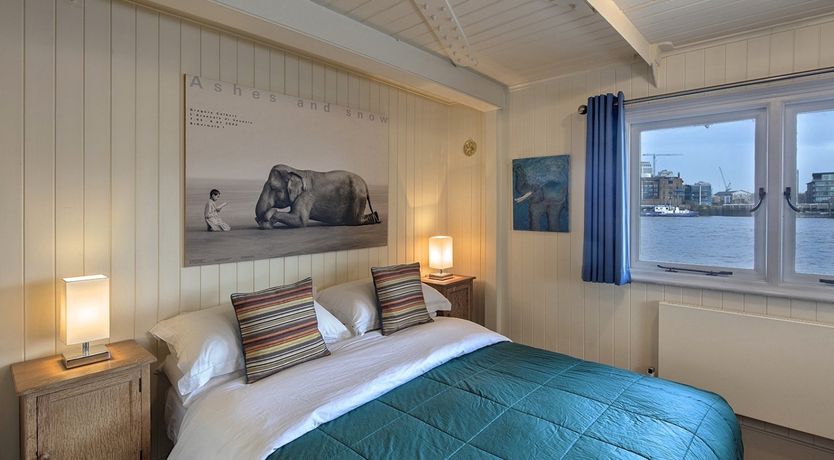 Photo of The Harpy Houseboat