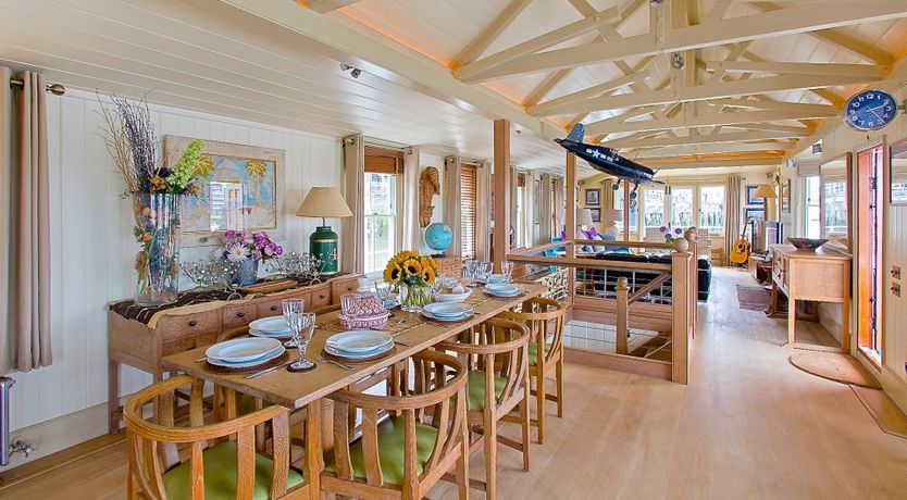 Photo of The Harpy Houseboat