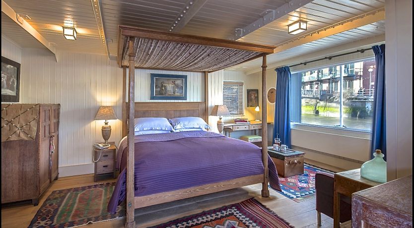 Photo of The Harpy Houseboat