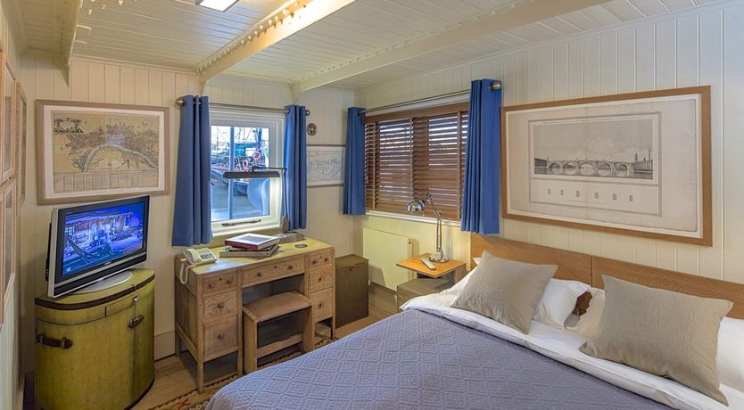 Photo of The Harpy Houseboat