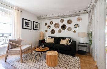 Charming Tournon Apartment