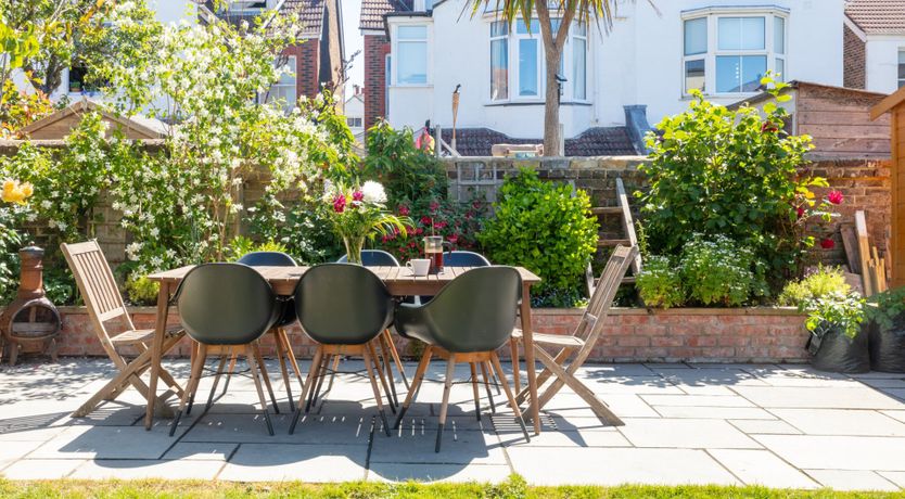 Photo of Crackle & Stove