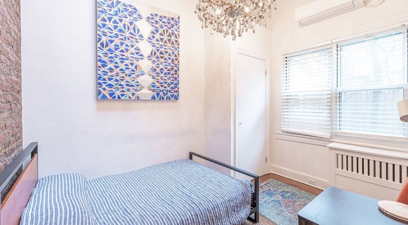 Photo of Chandelier Life