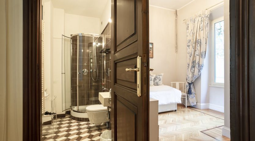 Photo of Glass Bonbon