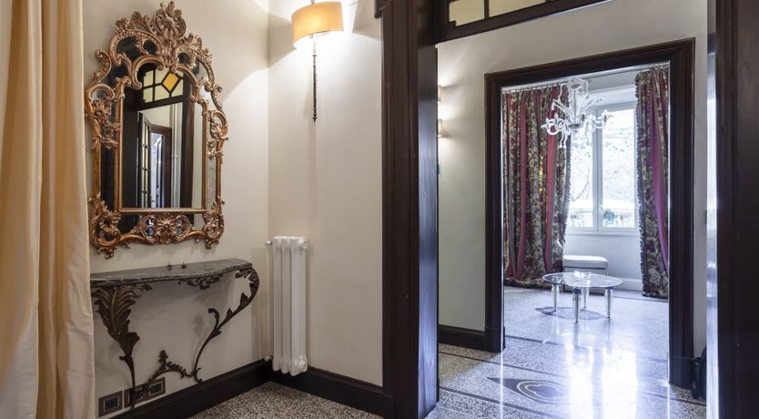 Photo of Glass Bonbon