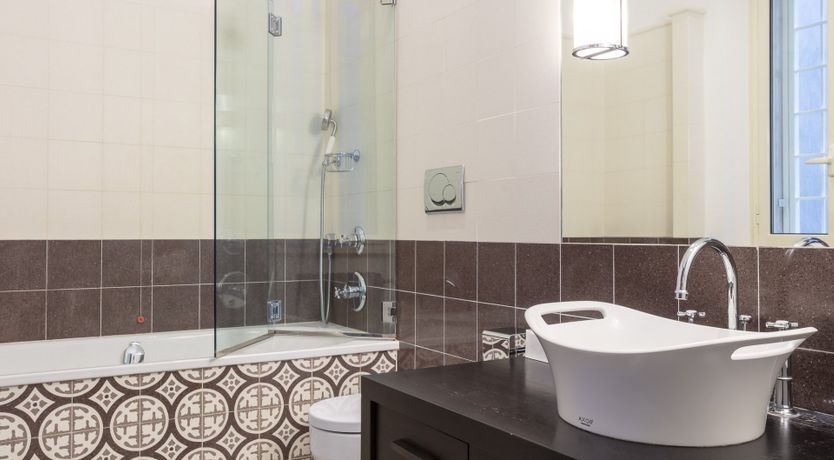 Photo of Glass Bonbon