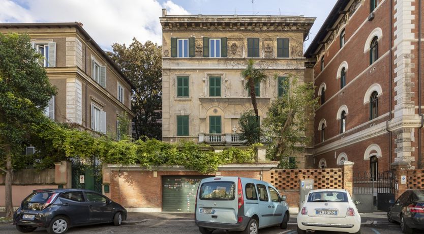 Photo of Glass Bonbon