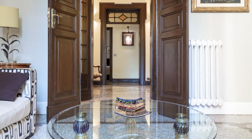 Photo of Glass Bonbon