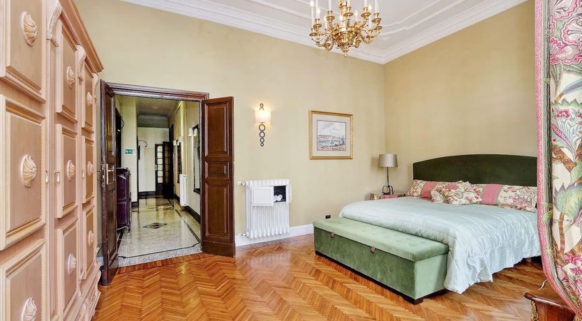 Photo of Glass Bonbon